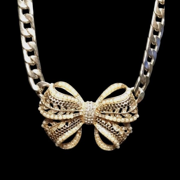 RARE Vintage 70s Gold Tone Bow Necklace Chunky Choker Rhinestone Pearls Filigree - Picture 5 of 9